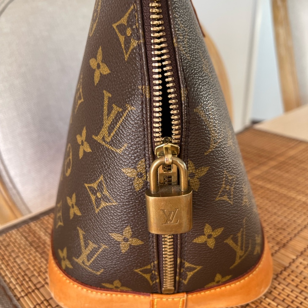 Louis Vuitton Monogram Alma PM Bag - Picture 2 of 10